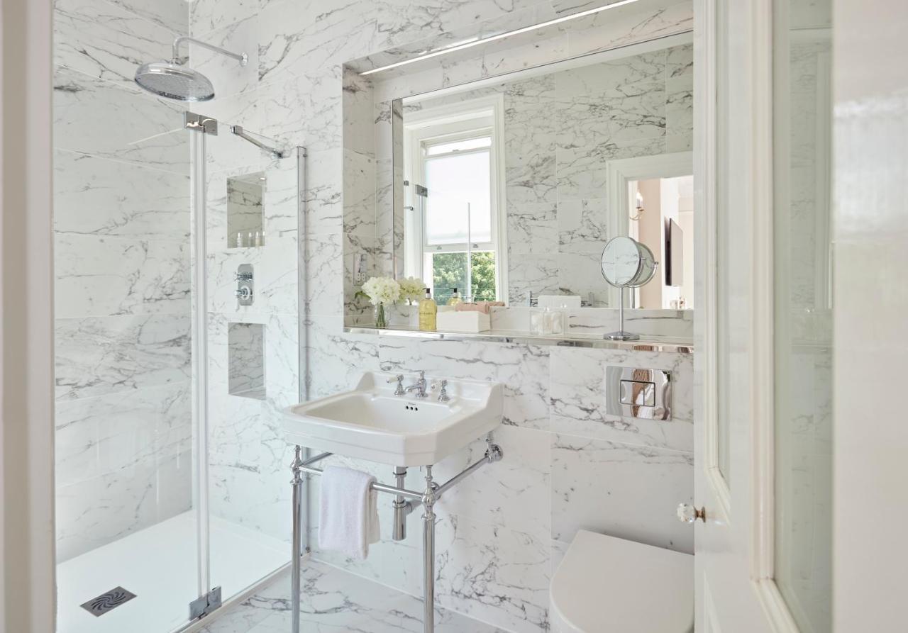 บาเดน เฮาส์ Hotel บาธ ภายนอก รูปภาพ Bathroom
