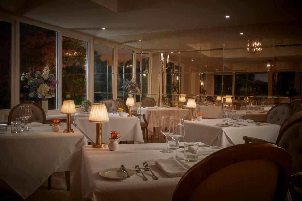 บาเดน เฮาส์ Hotel บาธ ภายนอก รูปภาพ The dining room at the River Cafe
