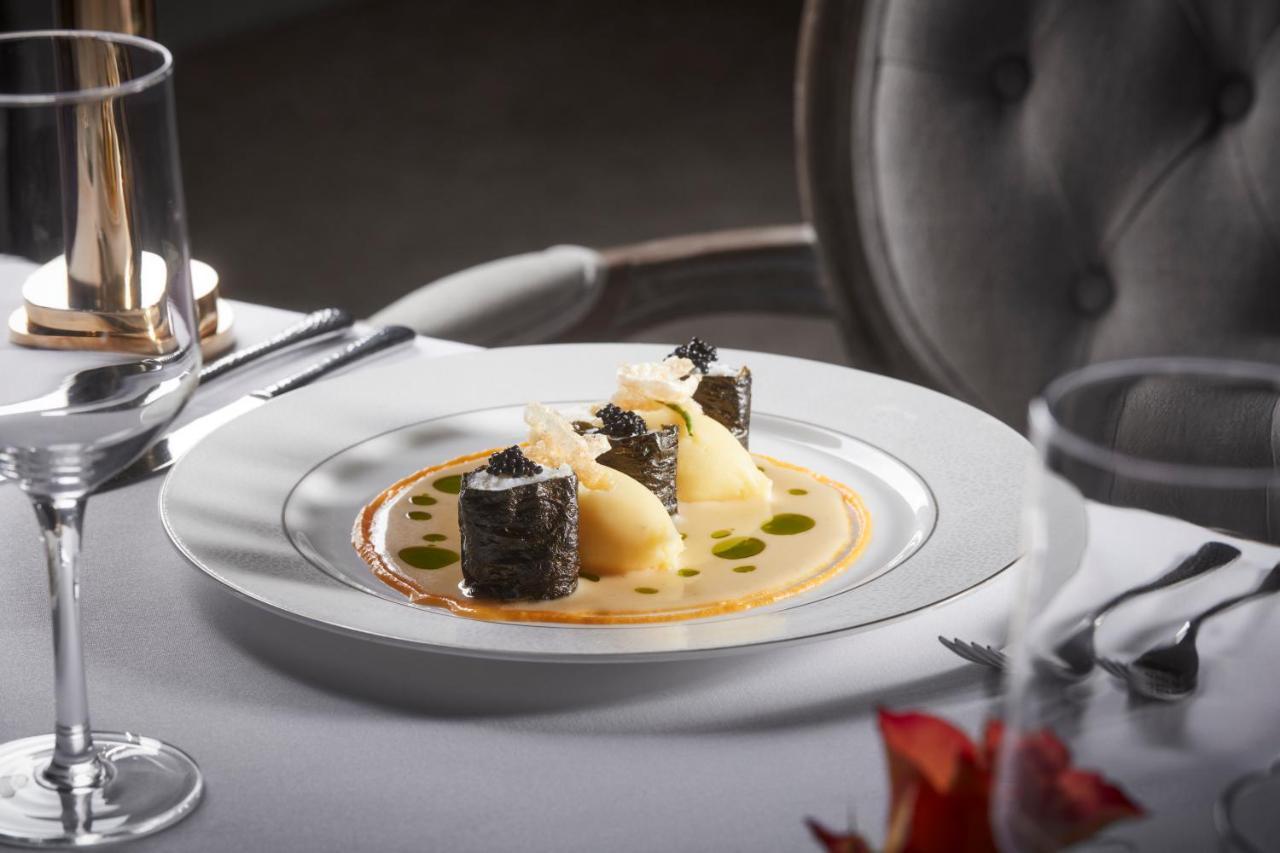บาเดน เฮาส์ Hotel บาธ ภายนอก รูปภาพ A plate of caviar