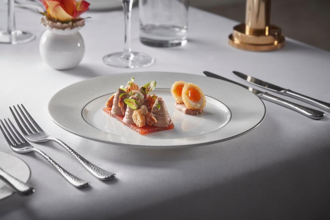 บาเดน เฮาส์ Hotel บาธ ภายนอก รูปภาพ A dinner plate